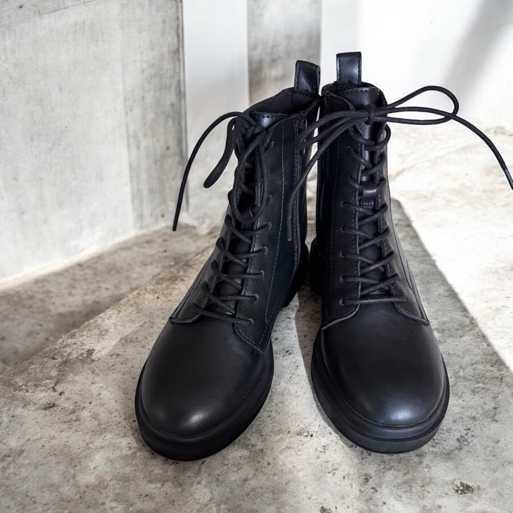 Madden Girl Black Combat Boots Lace-Up Side Zip Ankle Boots Chunky Sole
